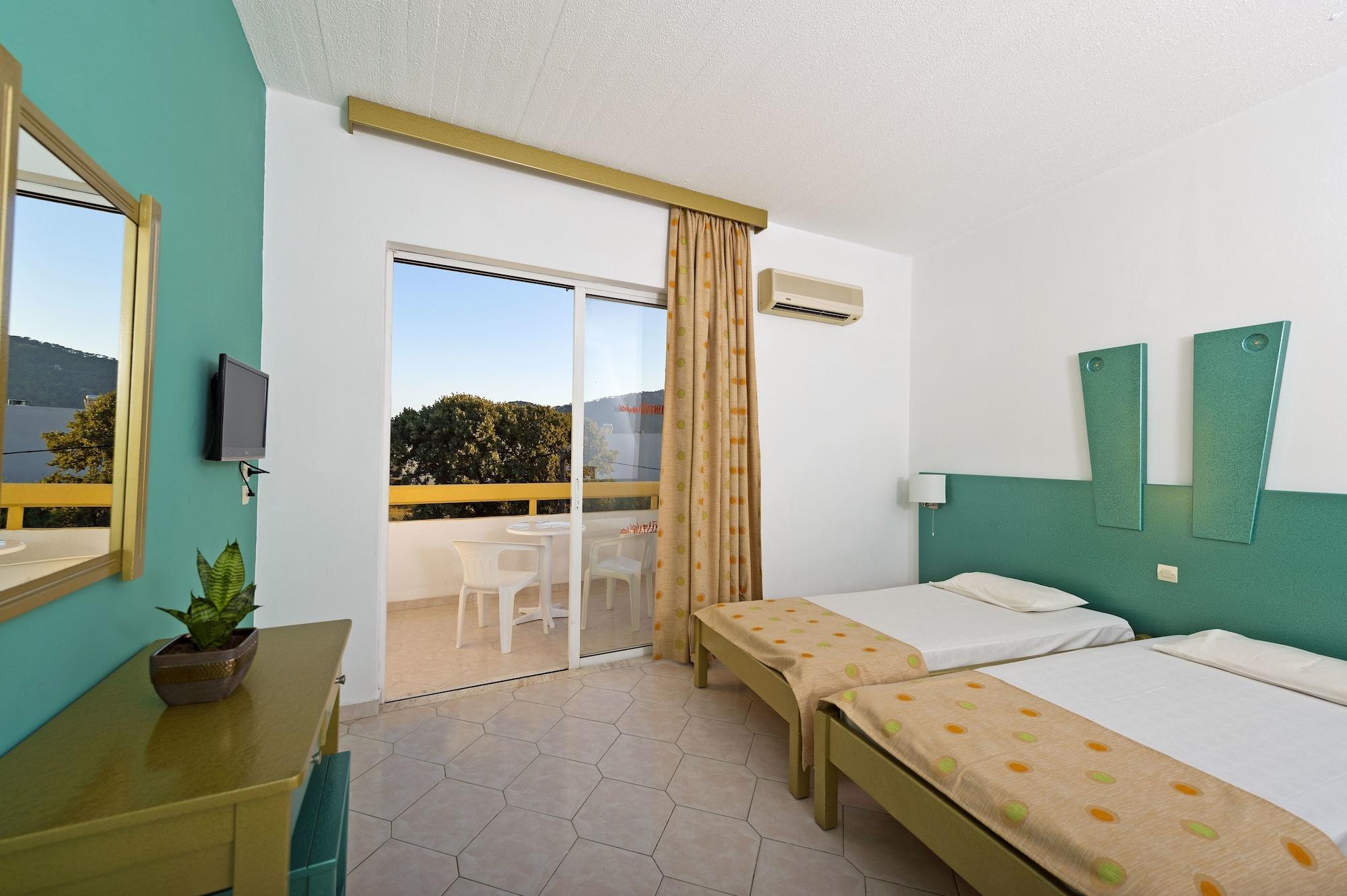 Trianta Aparthotel