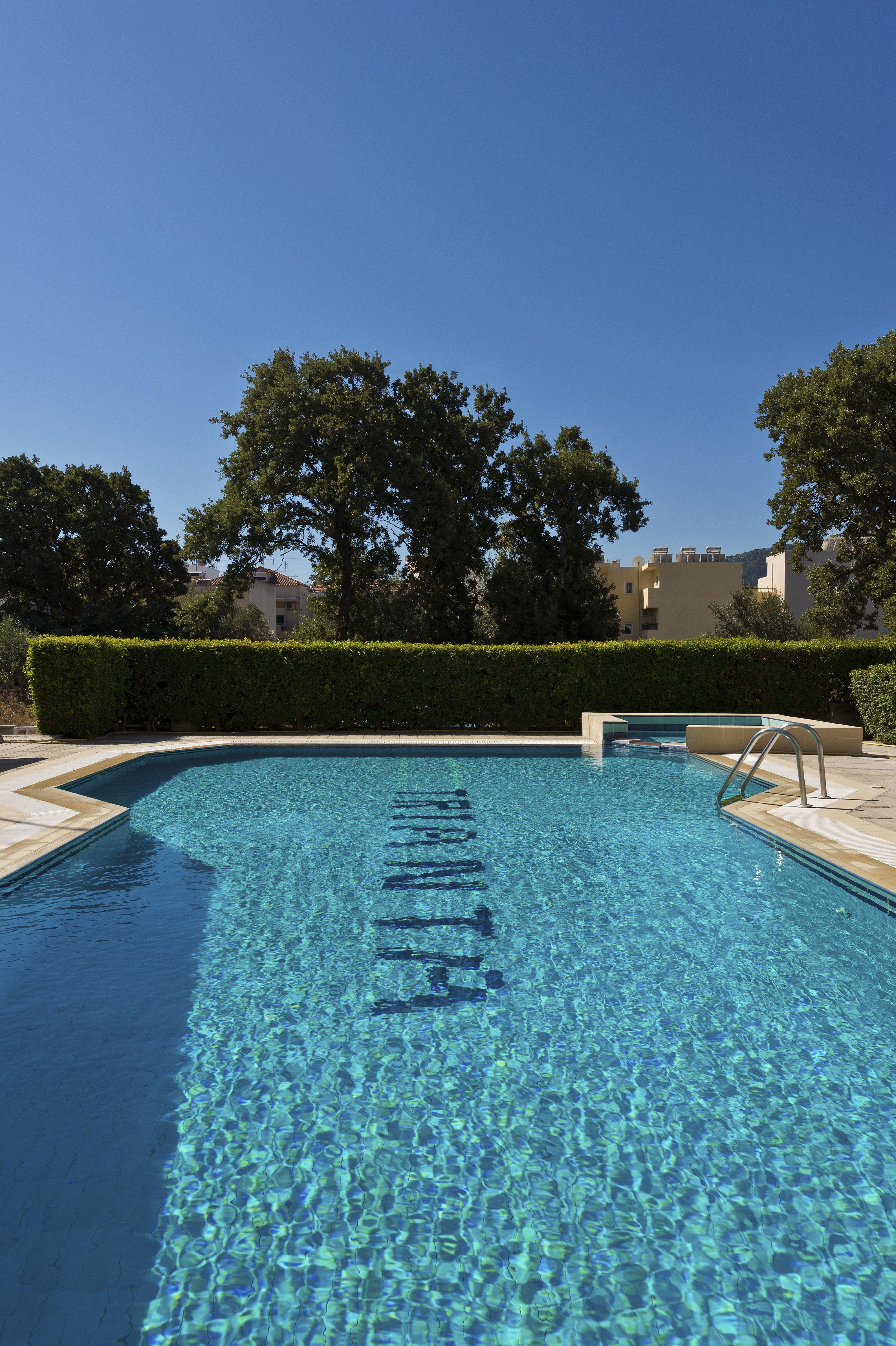 Trianta Aparthotel