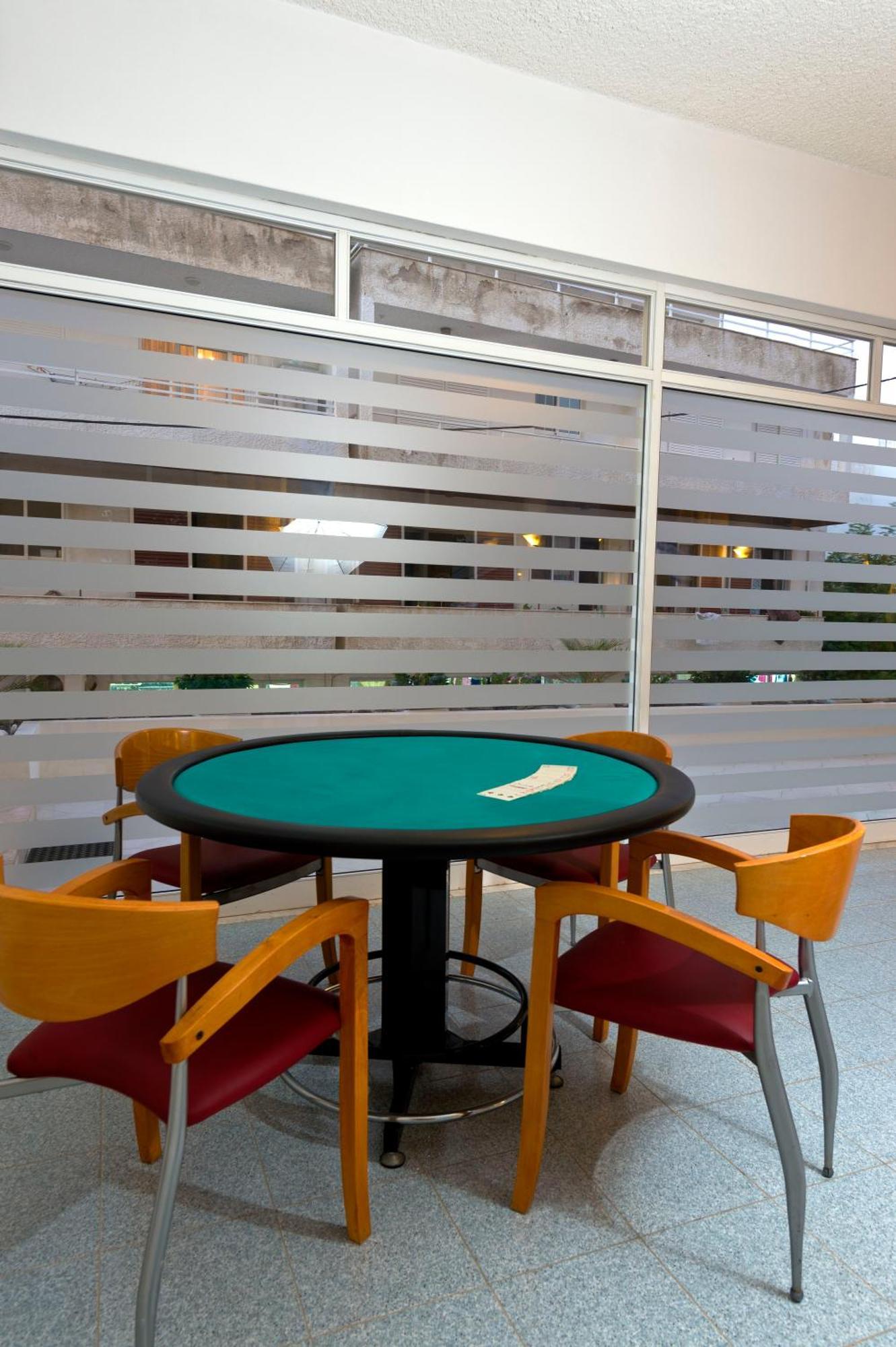 Trianta Aparthotel 2*