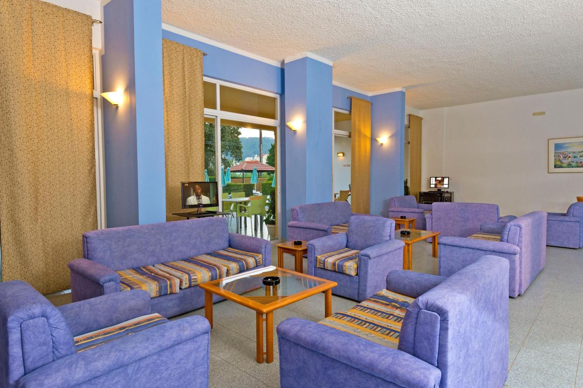 Trianta Aparthotel 2*