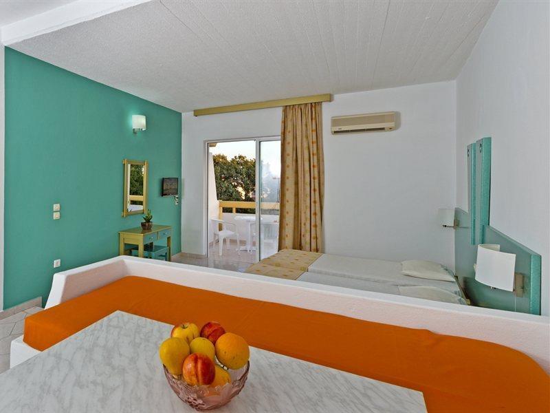 Trianta Aparthotel