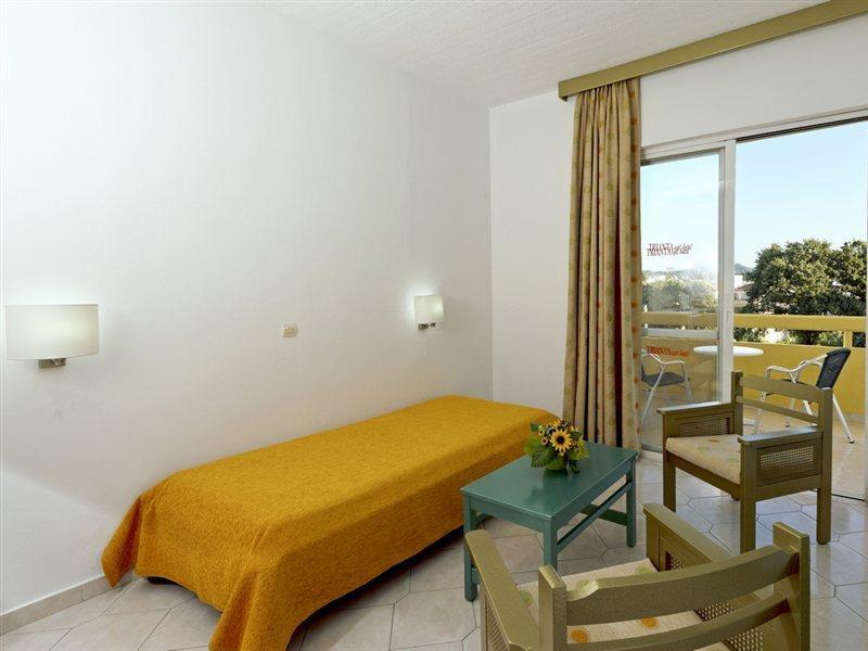 Trianta Aparthotel Ialysos (Rhodes)