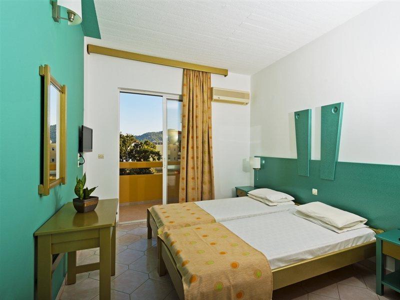 Trianta Aparthotel